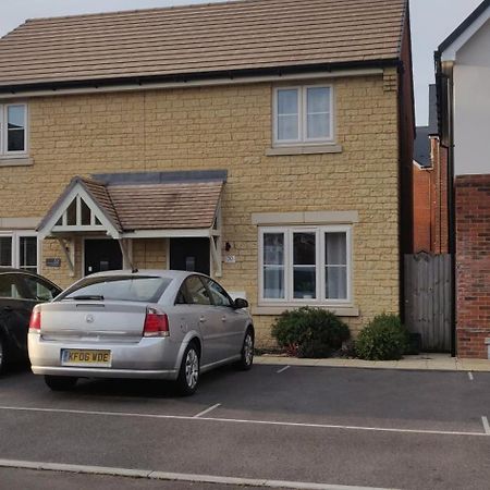 30 Aldiss Drive Ξενοδοχείο Kingston Bagpuze Εξωτερικό φωτογραφία